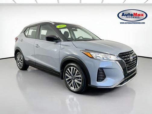 Boulder Gray Pearl 2022 Nissan Kicks SV