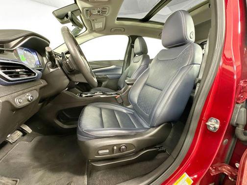 Cherry Red Tintcoat 2022 Chevrolet Bolt EUV FWD Premier