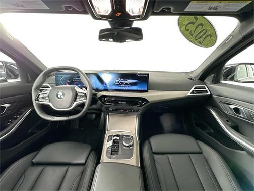 2025 BMW 330 i xDrive