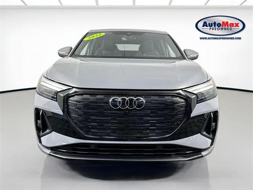 2022 Audi e-tron Premium Plus