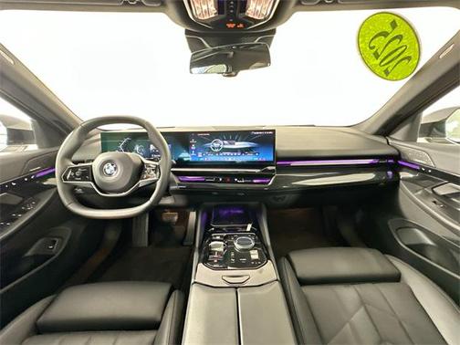 2025 BMW 530 i xDrive