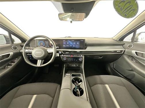 2025 Hyundai SONATA Hybrid SE