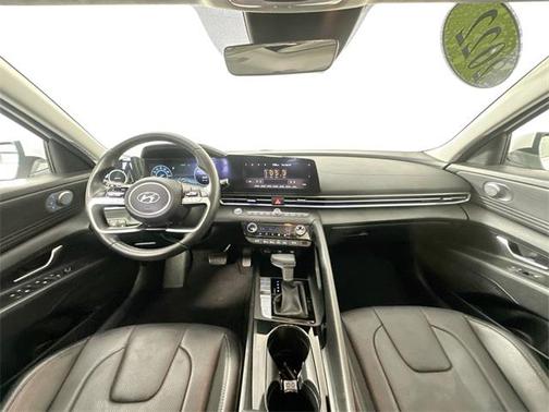 2022 Hyundai ELANTRA Limited