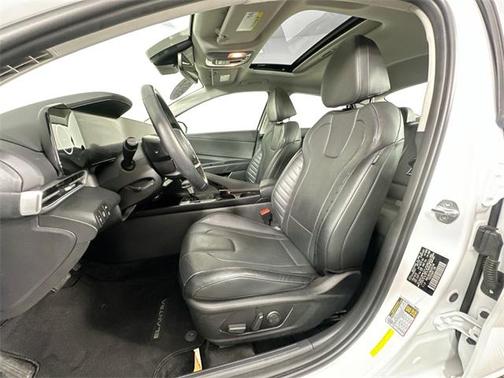 2022 Hyundai ELANTRA Limited