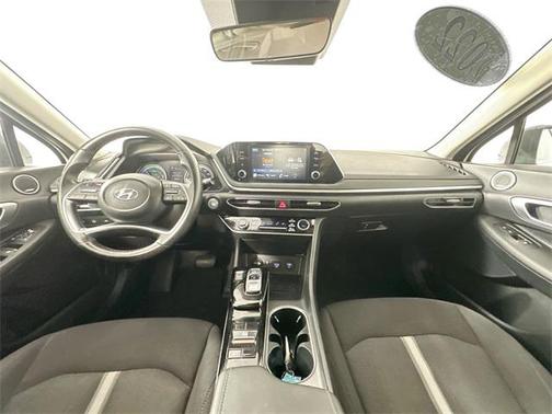 2022 Hyundai SONATA Hybrid SE