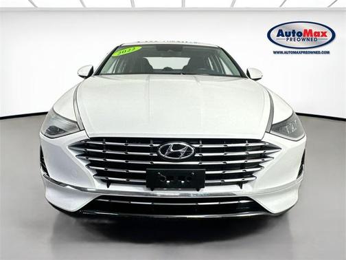 2022 Hyundai SONATA Hybrid SE