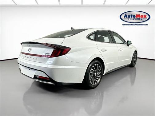2022 Hyundai SONATA Hybrid SE