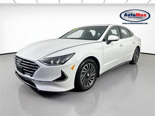 2022 Hyundai SONATA Hybrid SE