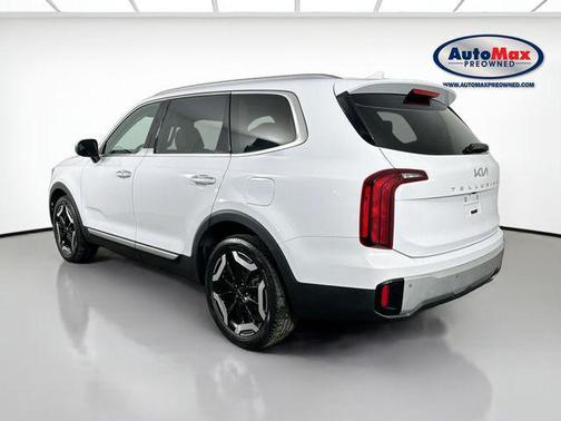 Glacial White Pearl 2024 Kia Telluride S