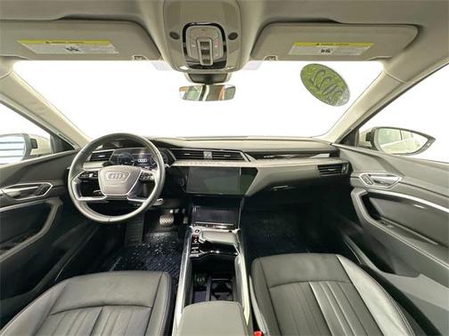 2022 Audi e-tron Premium Plus