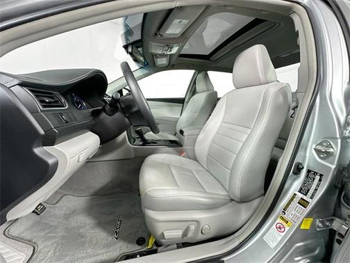 2016 Toyota Camry Hybrid XLE