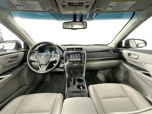 2016 Toyota Camry Hybrid XLE