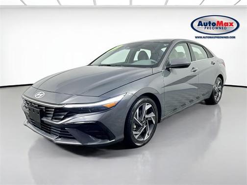 2025 Hyundai ELANTRA SEL