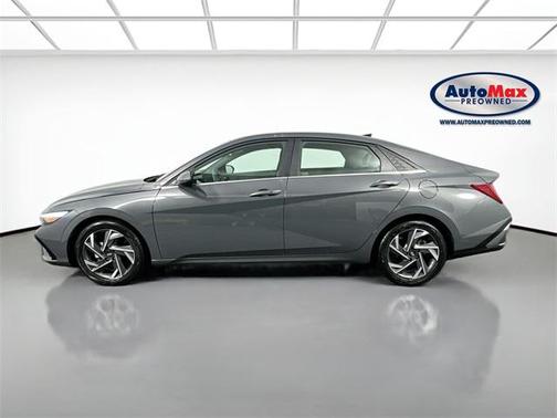 2025 Hyundai ELANTRA SEL