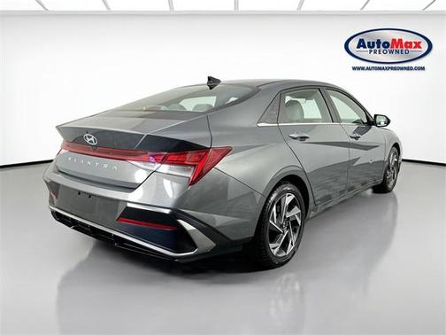 2025 Hyundai ELANTRA SEL