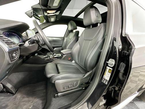 2025 BMW X4 xDrive30i