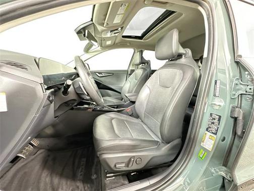 2023 Kia Niro Touring