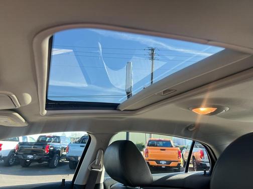 2012 Chevrolet Malibu 2LT