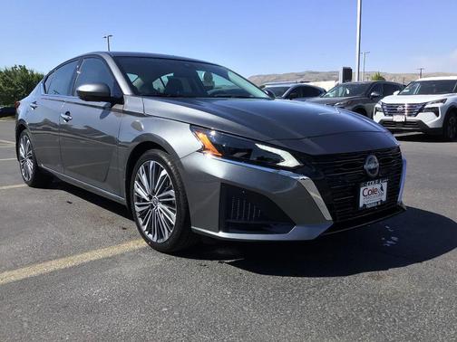 2025 Nissan Altima SL