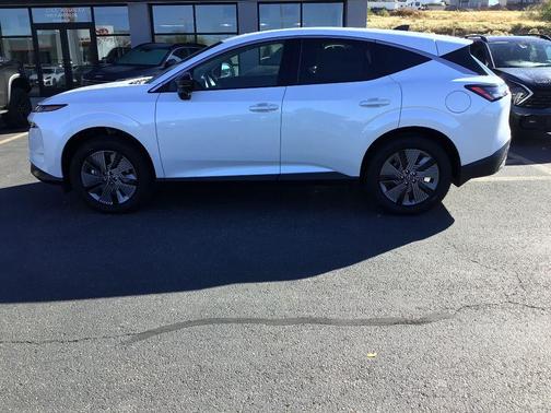 Everest White P 2026 Nissan Murano SL