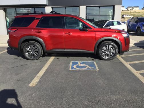 2026 Nissan Pathfinder SV