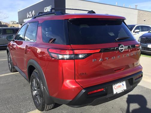 2026 Nissan Pathfinder SV