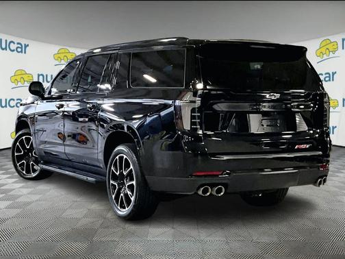 2025 Chevrolet Suburban RST