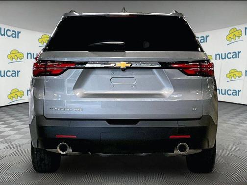 Sterling Gray Metallic 2023 Chevrolet Traverse LT Cloth