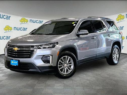 Sterling Gray Metallic 2023 Chevrolet Traverse LT Cloth