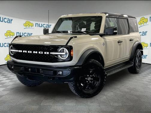 DESERT SAND 2025 Ford Bronco Outer Banks