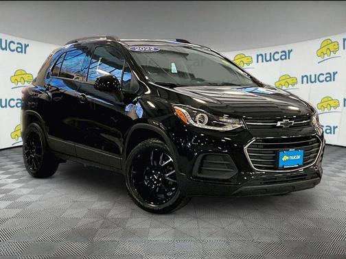 Mosaic Black Metallic 2022 Chevrolet Trax LT