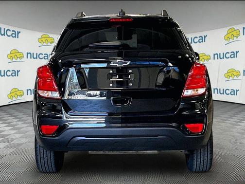 Mosaic Black Metallic 2022 Chevrolet Trax LT