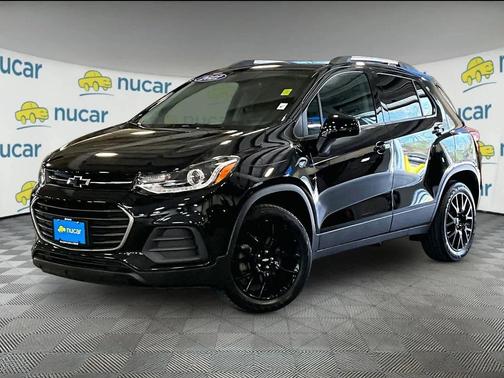 Mosaic Black Metallic 2022 Chevrolet Trax LT