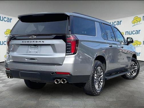 Sterling Gray Metallic 2025 Chevrolet Suburban 4WD Z71