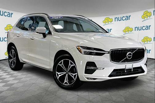 2022 Volvo XC60 B5 Momentum