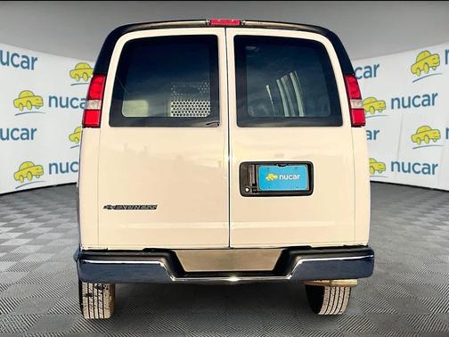 2024 Chevrolet Express 2500 RWD 2500 Regular Wheelbase WT