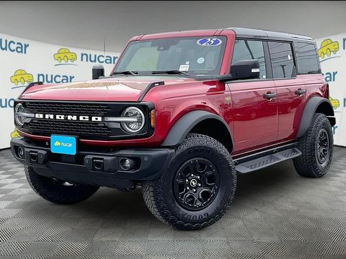 RUBY RED MET TNTD CLEARCOAT 2025 Ford Bronco Badlands