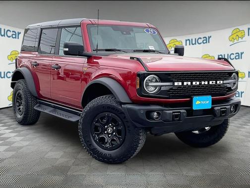 RUBY RED MET TNTD CLEARCOAT 2025 Ford Bronco Badlands