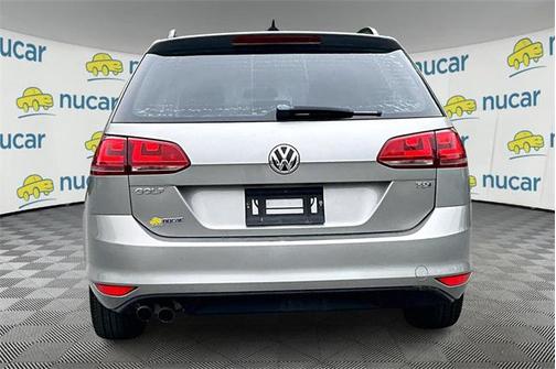 2015 Volkswagen Golf SportWagen TDI SE 4-Door