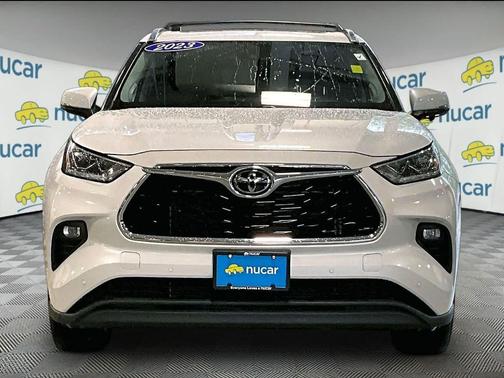 Wind Chill Pearl 2023 Toyota Highlander Limited