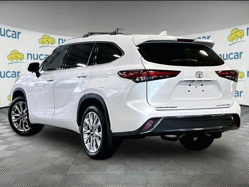 Wind Chill Pearl 2023 Toyota Highlander Limited