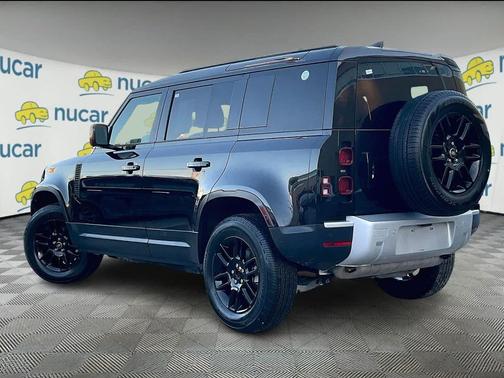 2025 Land Rover Defender 110 P300