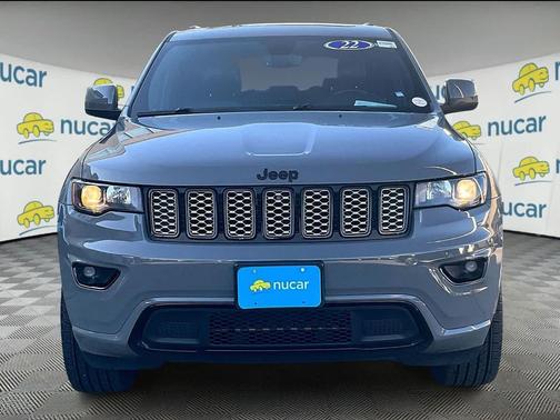 2022 Jeep Grand Cherokee Laredo