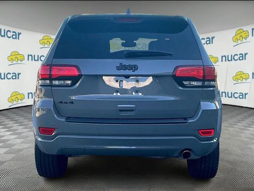 2022 Jeep Grand Cherokee Laredo