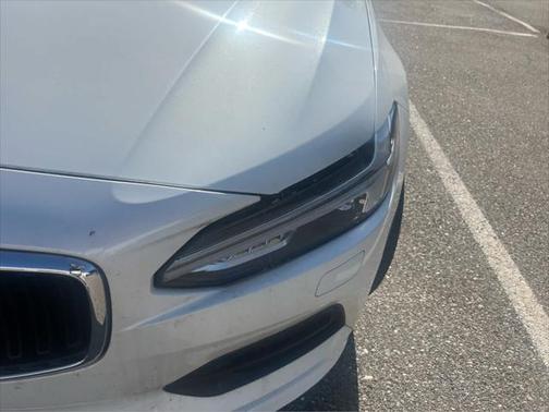 2017 Volvo S90 T6 Momentum