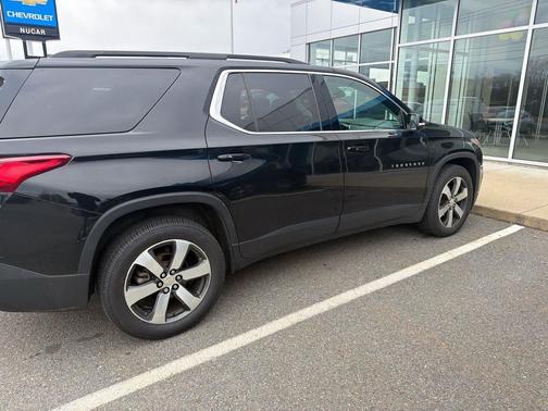 Mosaic Black Metallic 2020 Chevrolet Traverse LT Leather