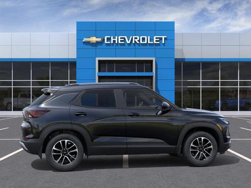 Mosaic Black Metallic 2026 Chevrolet Trailblazer LT