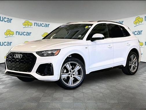 White 2025 Audi Q5 45 S line Premium