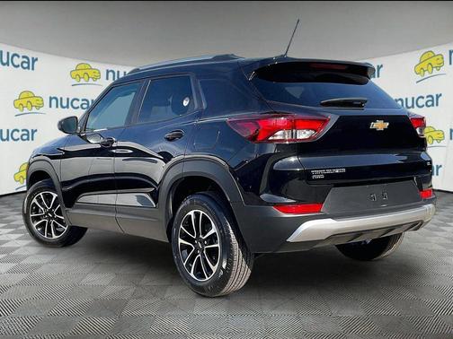 Mosaic Black Metallic 2025 Chevrolet Trailblazer LT