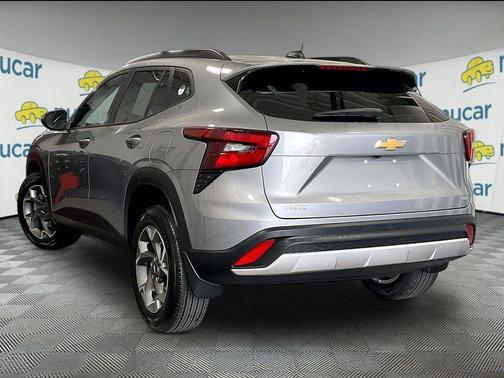 Sterling Gray Metallic 2025 Chevrolet Trax LT